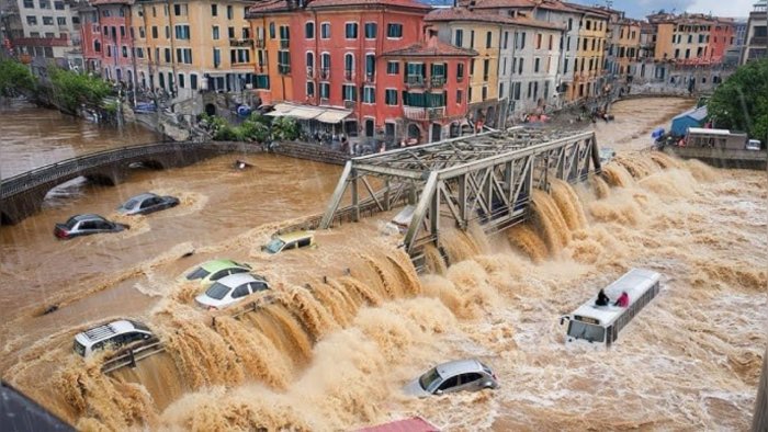 Yağış sularına təslim olan ŞƏHƏRLƏR &ndash; Son illərdə iqlim dəyişikliyinin dünyada TÖRƏTDİYİ FƏSADLAR &ndash; VİDEO