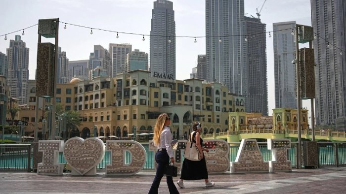 BƏƏ iranlıların yaşayış icazələrini ləğv etdi - Aktivlərini blokladı