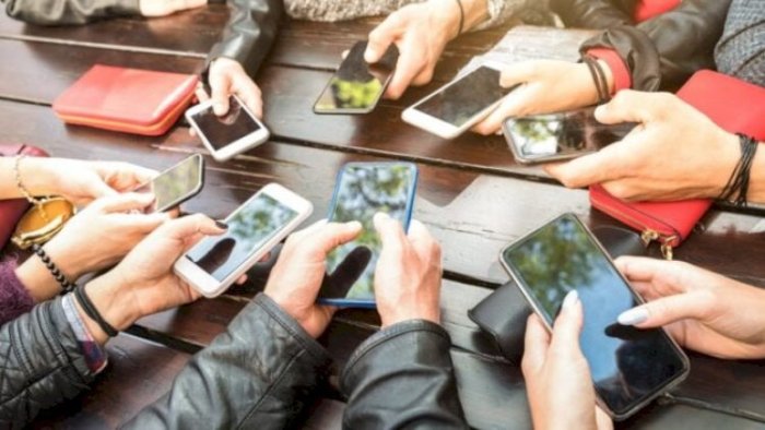 İkinci əl telefon alarkən DİQQƏTLİ OLUN - Oğurluq çıxarsa, nə etməliyik?