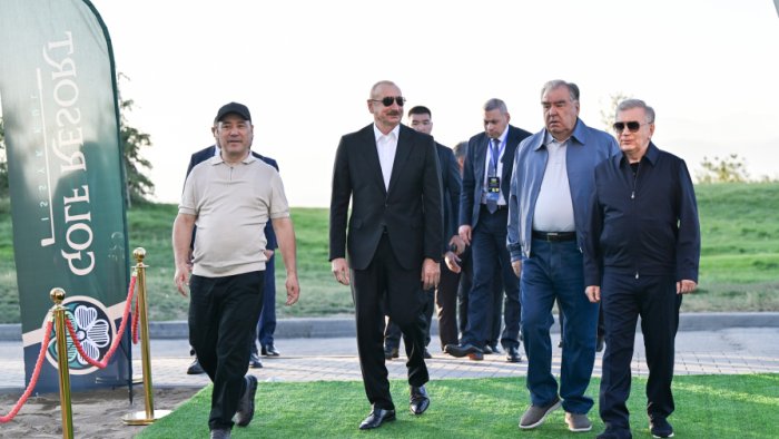 Prezidentlər Qırğızıstanda Qolf Klubun açılışında - FOTOLAR