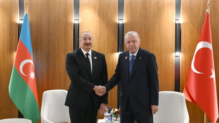 İlham Əliyev Bişkekdə Ərdoğanla görüşdü &ndash; FOTO