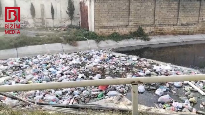 Zibil poliqonuna çevrilmiş Novxanı kanalı - Antisanitar vəziyyət nə vaxt həllini tapacaq? &ndash; VİDEO