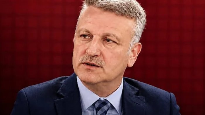 Ərdoğanın Azərbaycana qarşı çıxan müşaviri istefa verdi