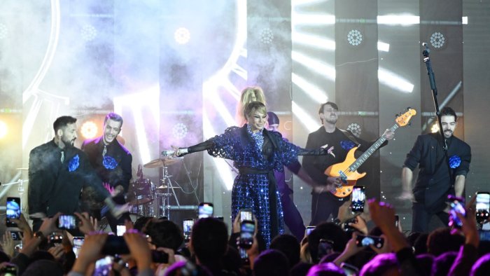 Aygün Kazımova möhtəşəm festivalın bağlanış günündə - FOTO