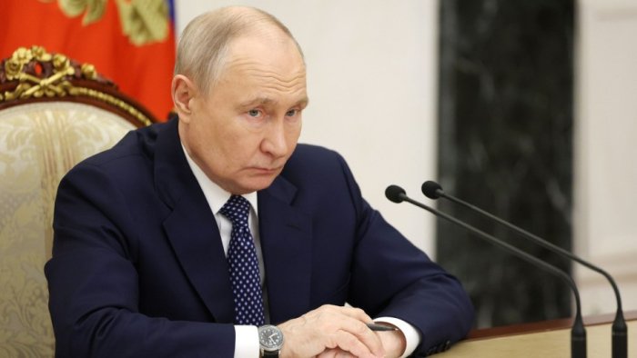 Putin: &ldquo;Avropa özünə quyu qazır&rdquo;
